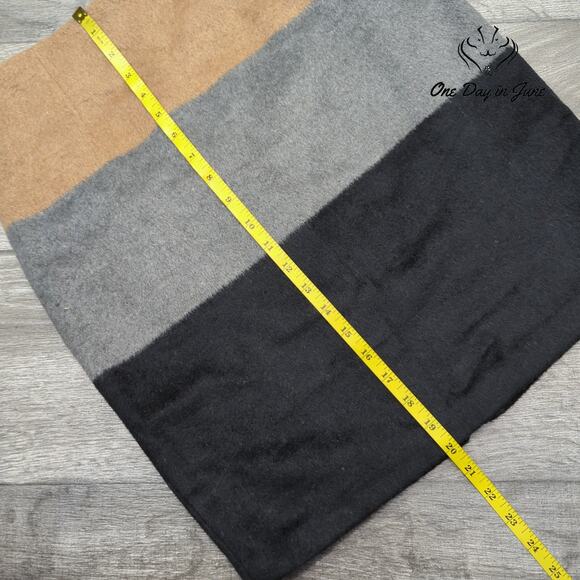 Amanda + Chelsea Modern Fit Mini Skirt Size S - Picture 4 of 5